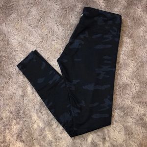 Lululemon Wonder Under Sz8
